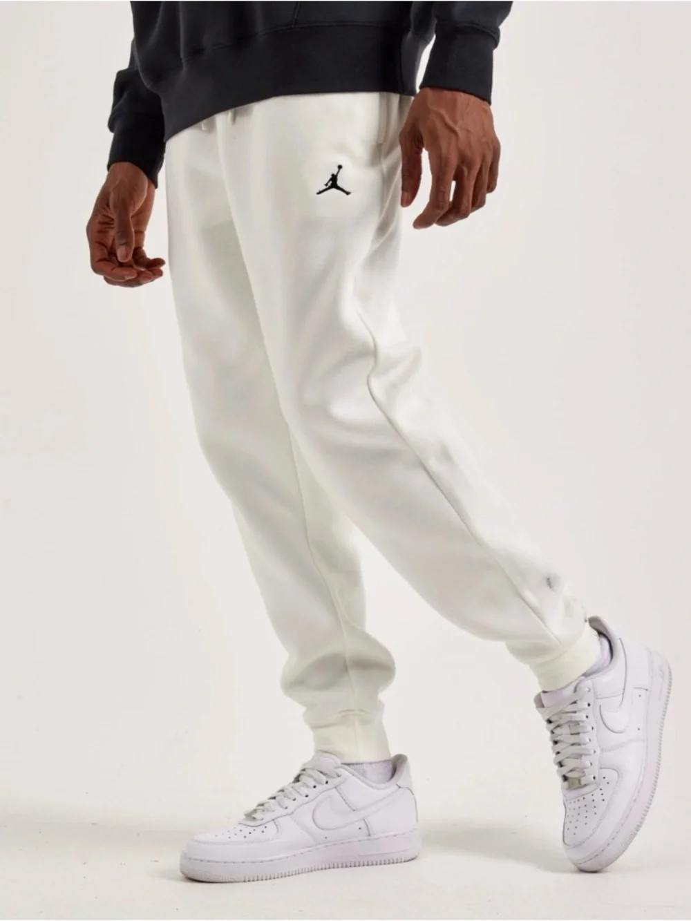 🤍 Nike Jordan White Jogger Sweatpants - Picture 8 of 9